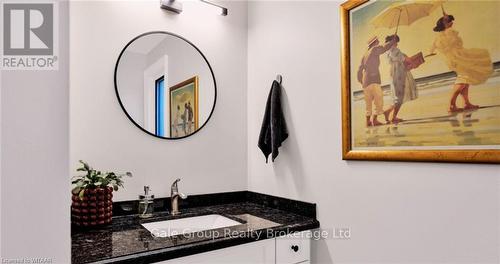 201 Jones Road, Hamilton (Fruitland), ON - Indoor Photo Showing Bathroom