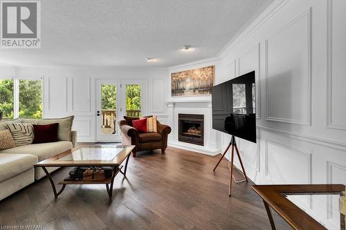 667 Lansdowne Avenue, Woodstock, ON - Indoor Photo Showing Living Room With Fireplace