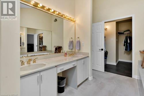 667 Lansdowne Avenue, Woodstock, ON - Indoor Photo Showing Bathroom