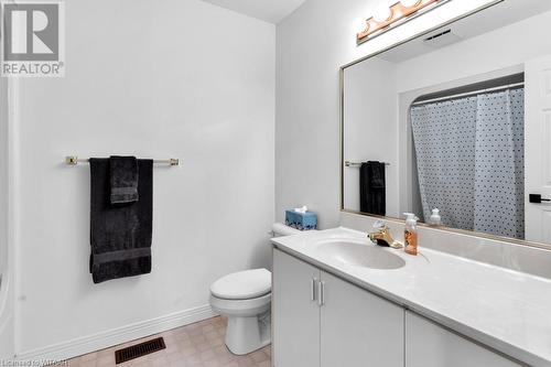 667 Lansdowne Avenue, Woodstock, ON - Indoor Photo Showing Bathroom