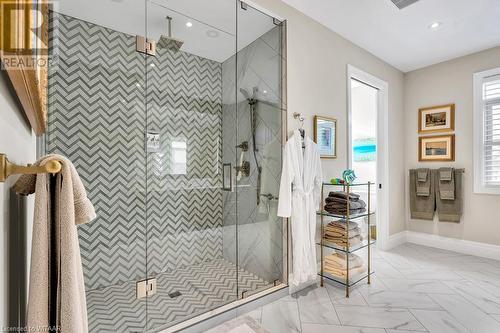 241 Tamarack Boulevard, Woodstock, ON - Indoor Photo Showing Bathroom