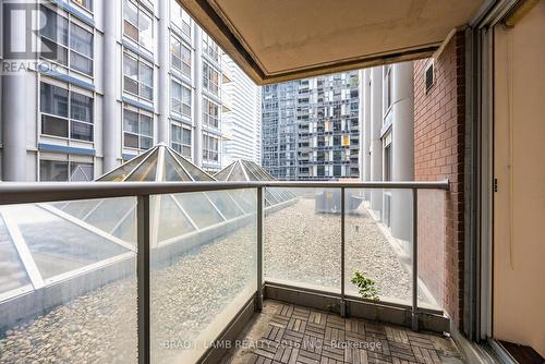 305 - 270 Wellington Street W, Toronto, ON - Outdoor With Balcony With Exterior