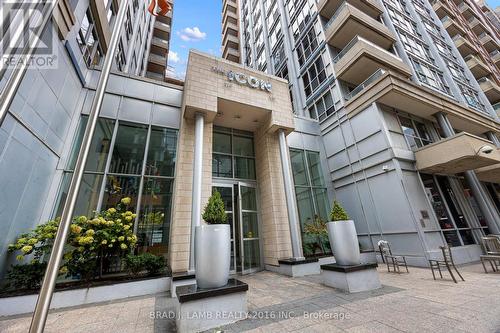 305 - 270 Wellington Street W, Toronto, ON - Outdoor With Balcony