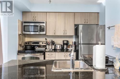 608 - 801 Sheppard Avenue W, Toronto, ON - Indoor Photo Showing Kitchen With Stainless Steel Kitchen With Double Sink