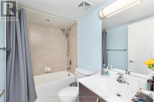 608 - 801 Sheppard Avenue W, Toronto, ON - Indoor Photo Showing Bathroom