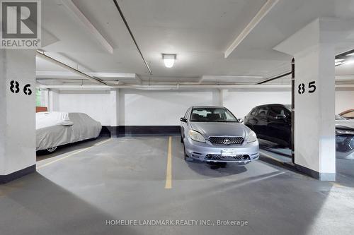 1017 - 185 Oneida Crescent, Richmond Hill, ON - Indoor Photo Showing Garage