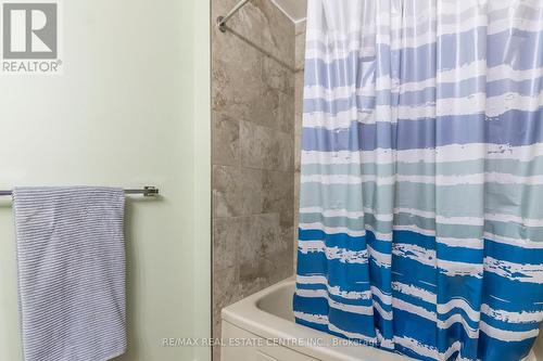 5 - 169 Bond Street, Ingersoll, ON - Indoor Photo Showing Bathroom