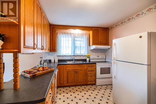 329 Malaga Road, Oshawa (Lakeview), ON - Indoor Photo Showing Kitchen With Double Sink