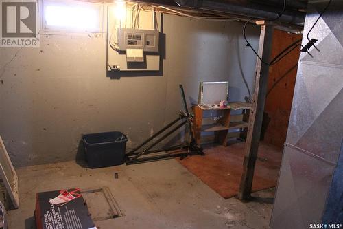 410 Main Street, Climax, SK - Indoor Photo Showing Basement