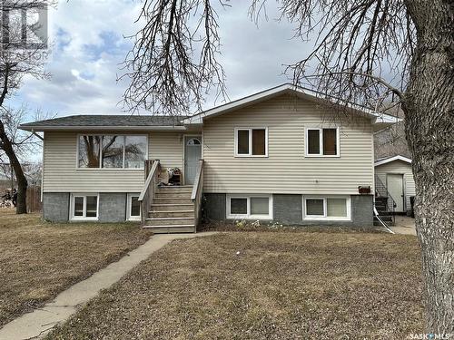 645 Isabelle Street, Estevan, SK - Outdoor