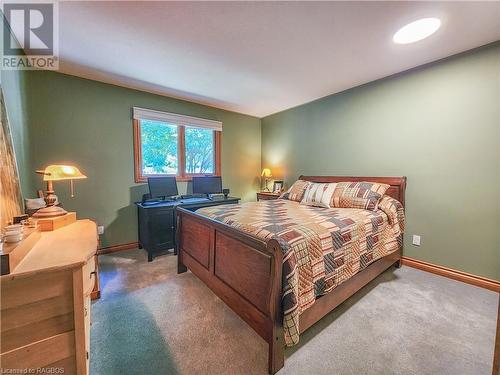 9 Kathleen Avenue, South Bruce Peninsula, ON - Indoor Photo Showing Bedroom