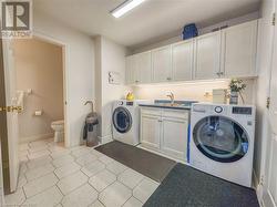 2pcs bath off of the laundry room - 