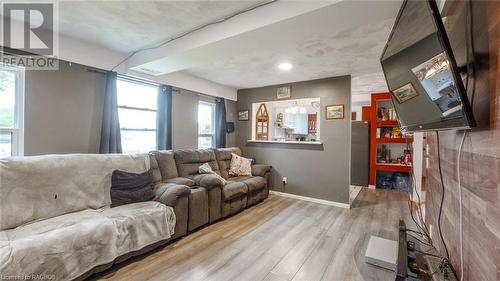 803149 Puddicombe Lane, Chatsworth, ON - Indoor Photo Showing Living Room