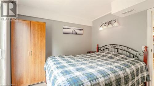 803149 Puddicombe Lane, Chatsworth, ON - Indoor Photo Showing Bedroom