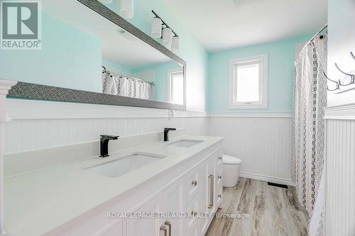 Bathroom - 285 Appin Road, Southwest Middlesex (Glencoe), ON - Indoor Photo Showing Bathroom