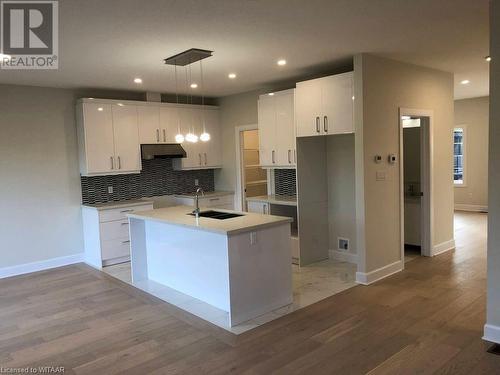 2610 Kettering Place Place Unit# 49, London, ON - Indoor Photo Showing Kitchen With Double Sink