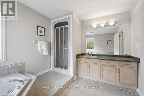 31 Graves Crescent, St. Catharines, ON - Indoor Photo Showing Bathroom