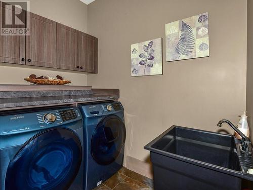 118 Galop Canal Road, Cardinal, ON - Indoor Photo Showing Laundry Room