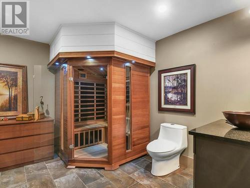 118 Galop Canal Road, Cardinal, ON - Indoor Photo Showing Bathroom