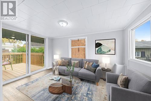 20 Weeping Willow Drive, Innisfil, ON - Indoor Photo Showing Living Room