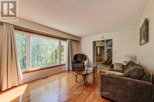 827517 Township Road, Blandford-Blenheim, ON - Indoor Photo Showing Living Room