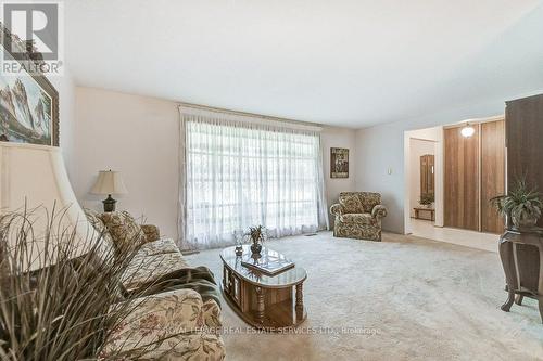 424 Donnybrook Road, Oakville, ON - Indoor Photo Showing Living Room