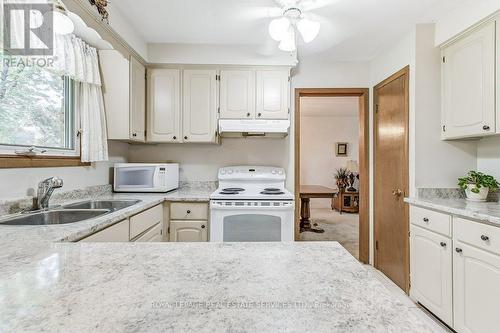 424 Donnybrook Road, Oakville, ON - Indoor Photo Showing Kitchen With Double Sink