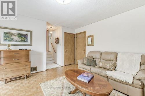 424 Donnybrook Road, Oakville, ON - Indoor Photo Showing Living Room