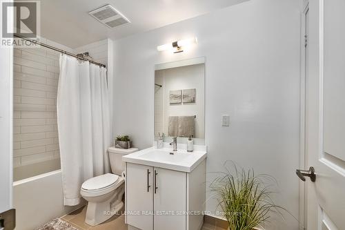 1910 - 55 Speers Road, Oakville, ON - Indoor Photo Showing Bathroom