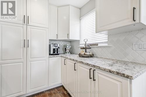 3292 Grechen Road, Mississauga, ON - Indoor Photo Showing Kitchen With Upgraded Kitchen