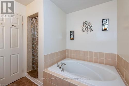 2391 Curtis Road, Burlington, ON - Indoor Photo Showing Bathroom