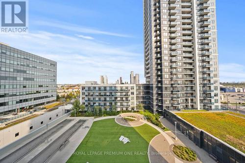 812 - 3700 Highway 7, Vaughan, ON - Outdoor With Balcony With Facade