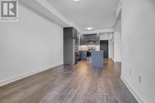 426 - 3200 William Coltson Avenue, Oakville, ON - Indoor Photo Showing Kitchen