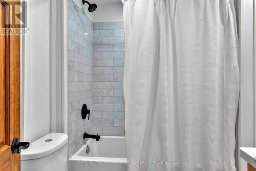 1 Water Street, Kawartha Lakes (Lindsay), ON - Indoor Photo Showing Bathroom