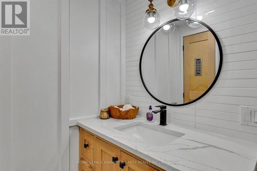 1 Water Street, Kawartha Lakes (Lindsay), ON - Indoor Photo Showing Bathroom