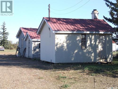 313 21 Highway N, Leader, SK - Outdoor