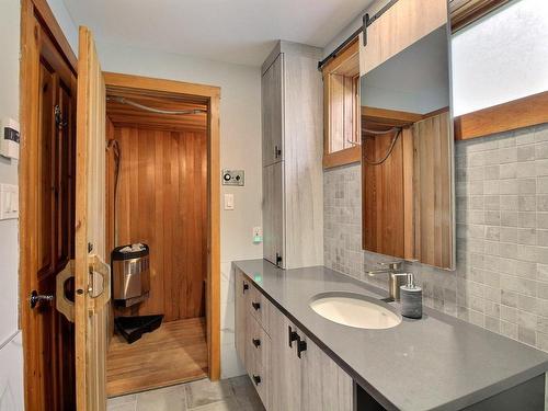 Bathroom - 5010 Ch. Du Parc, Orford, QC - Indoor Photo Showing Bathroom