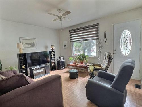 Salon - 285Z Rue Pinder O., Rouyn-Noranda, QC - Indoor Photo Showing Living Room