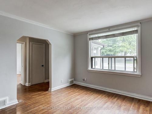 2563 Kingston Rd, Toronto, ON - Indoor Photo Showing Other Room