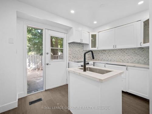 92-275 Broadview Ave, Toronto, ON - Indoor Photo Showing Kitchen