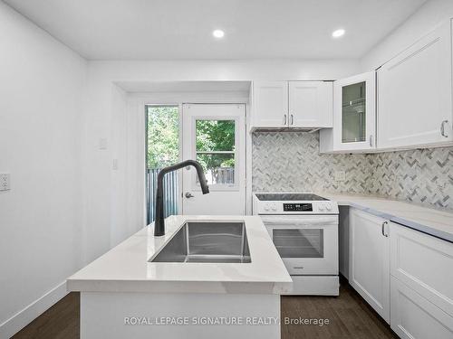 92-275 Broadview Ave, Toronto, ON - Indoor Photo Showing Kitchen With Upgraded Kitchen