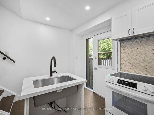 92-275 Broadview Ave, Toronto, ON - Indoor Photo Showing Kitchen