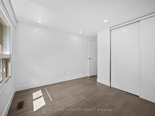 92-275 Broadview Ave, Toronto, ON - Indoor Photo Showing Other Room