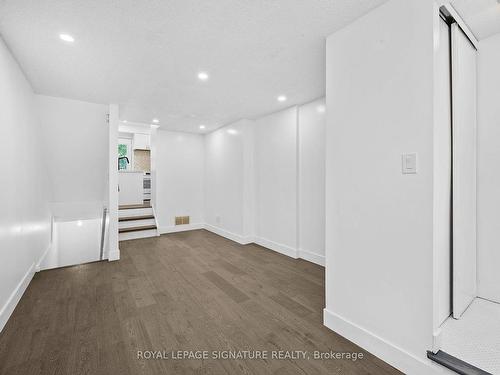 92-275 Broadview Ave, Toronto, ON - Indoor Photo Showing Other Room