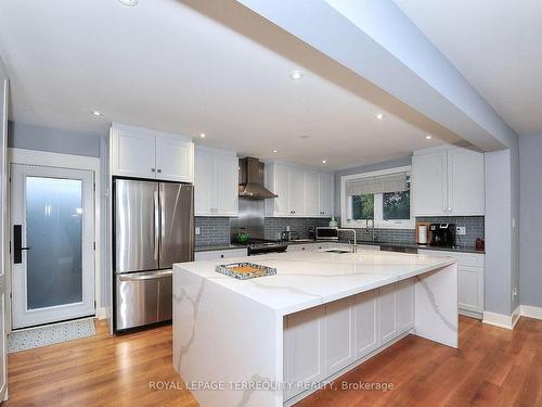 34 Wildrose Cres E, Markham, ON - Indoor Photo Showing Kitchen