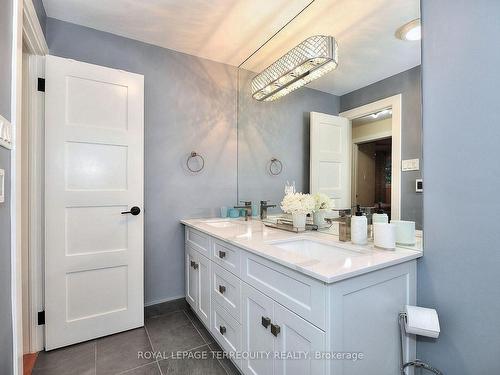 34 Wildrose Cres E, Markham, ON - Indoor Photo Showing Bathroom