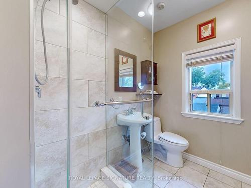 76 Westmoreland Ave, Toronto, ON - Indoor Photo Showing Bathroom