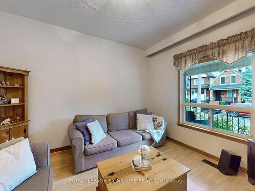 76 Westmoreland Ave, Toronto, ON - Indoor Photo Showing Living Room