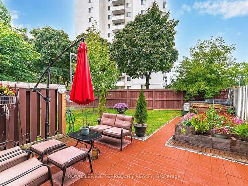 10-2145 Sherobee Rd, Mississauga, ON - Outdoor