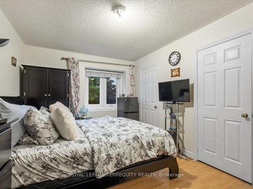 69 Shady Pine Circ, Brampton, ON - Indoor Photo Showing Bedroom